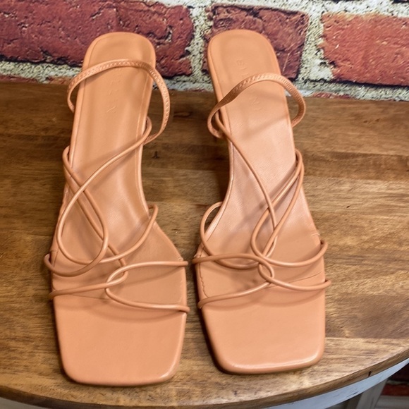 Billini Osara BISCOTTI strappy mid block heel size 10 - Picture 5 of 13